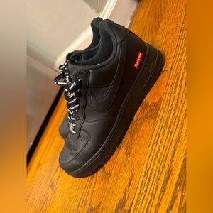 Nike supreme uptwons